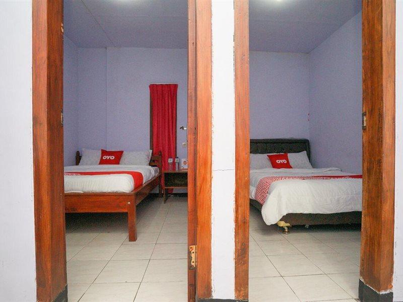 Oyo 2120 Pieter Homestay Bromo Probolinggo Exterior foto